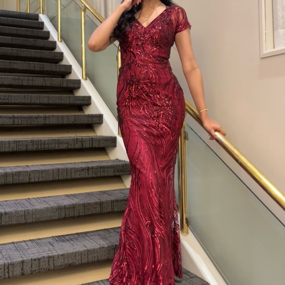 Prom dress - Picture 1 of 8